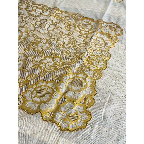 Vintage Vinyl Crochet Lace Table Cover Gold Clear Ivory Tablecloth PVC Plastic - Picture 11 of 16